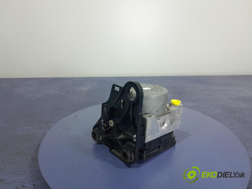 Vw Passat 2016 čerpadlo ABS x 5Q0614517BK
