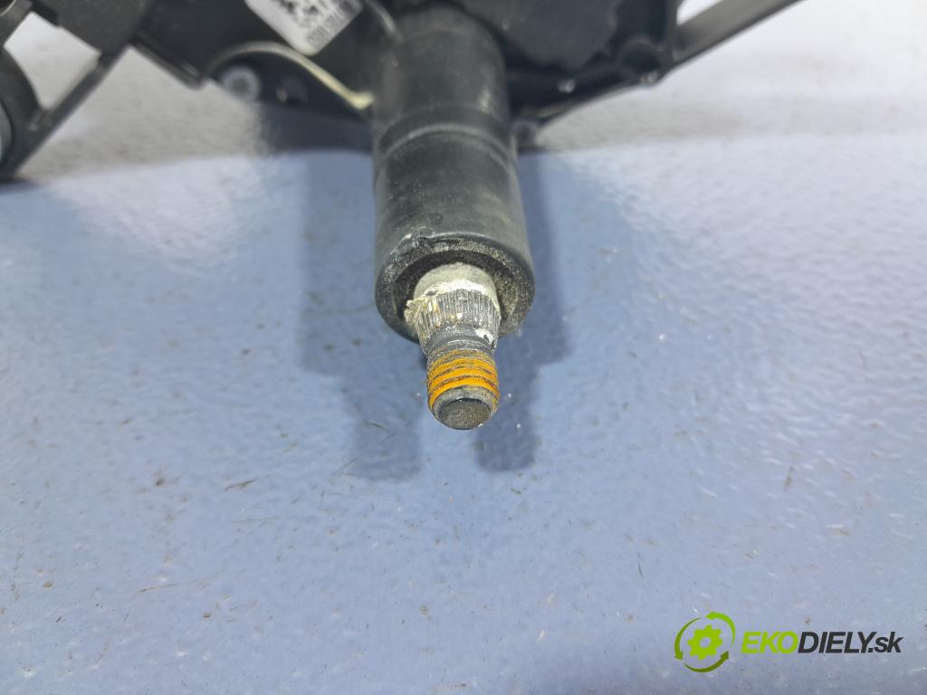 Vw Passat 2016 motor: Stierače: zad 5G0955711A