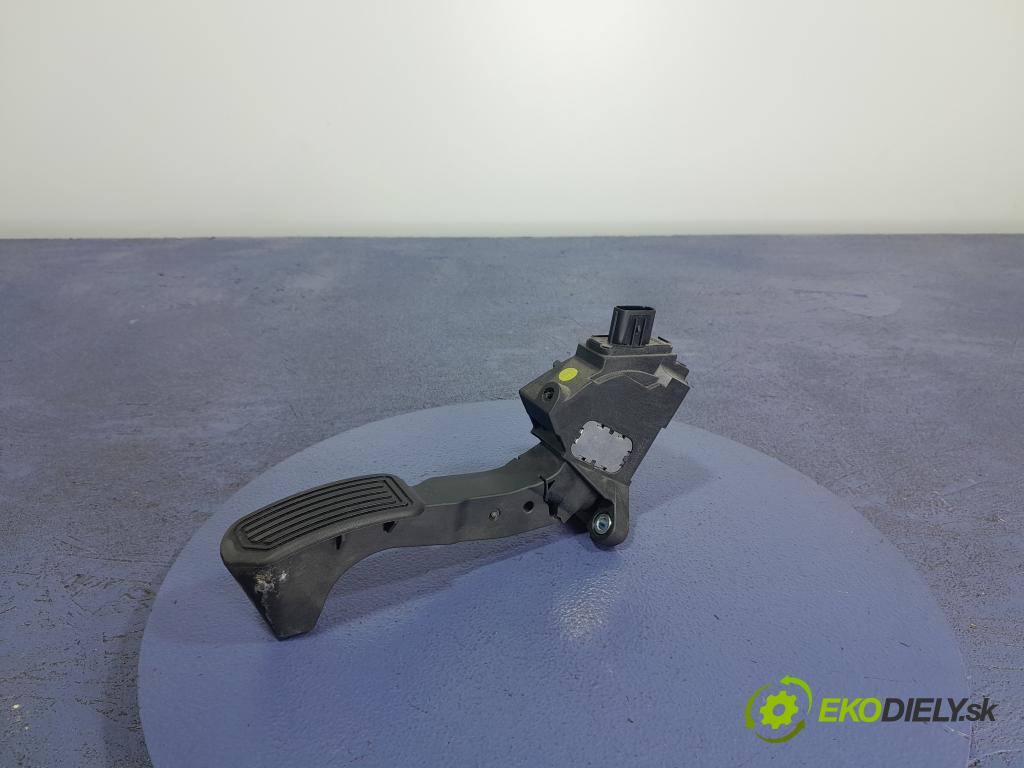 Toyota Corolla 2016 pedal Plyn: 78110-0W040
