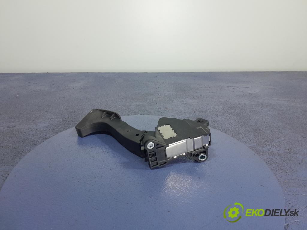 Toyota Corolla 2016 pedal Plyn: 78110-0W040