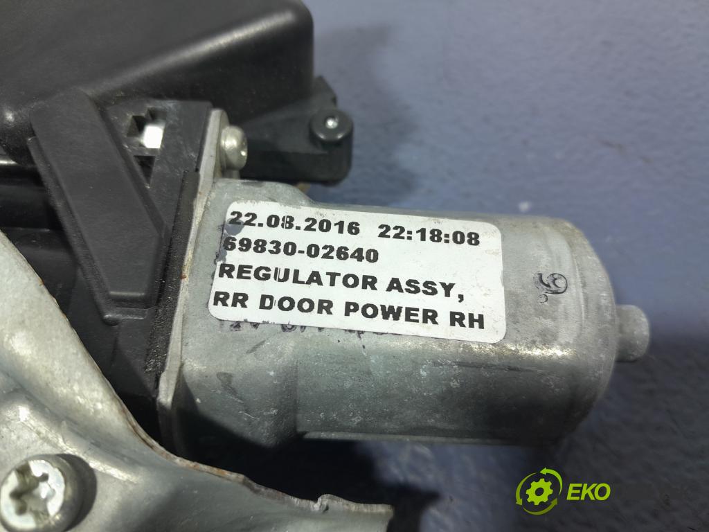 Toyota Corolla 2016 mechanismus stahování Sklenka: Zad: v pravo: 85720-02550