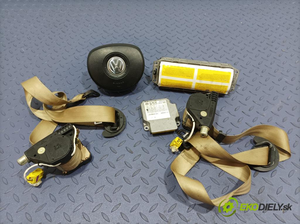 Vw Touran 2004 kokpit,pristrojová doska 01