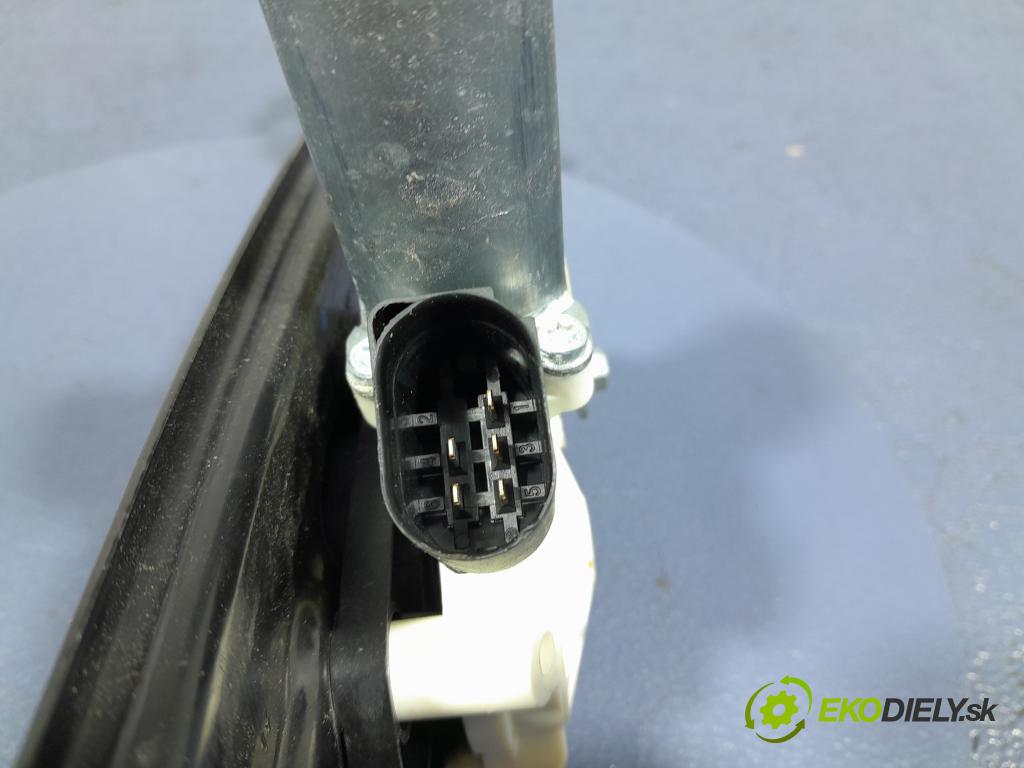 Bmw X5 2014 mechanismus stahování Sklenka: Zad: v pravo: 7322748