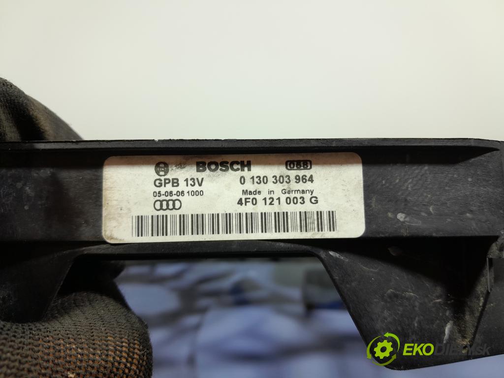 Audi A6 2006 Ventilátor Chladič: 4F0121003G