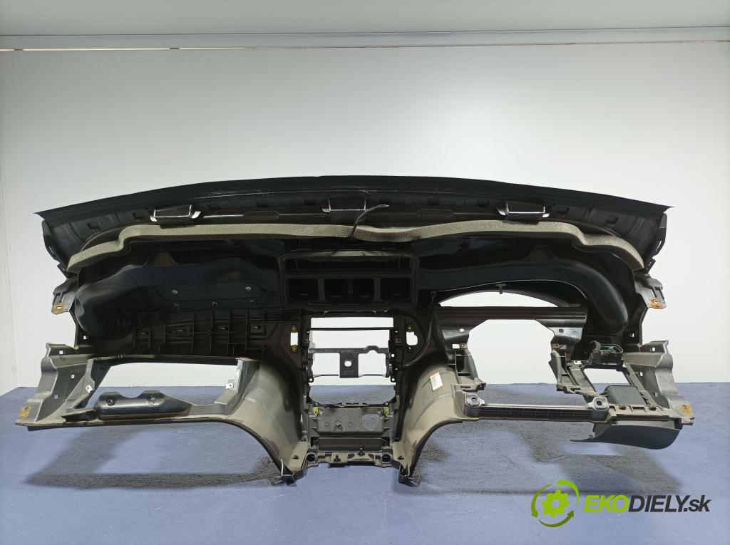 Ford Mondeo 2011 kokpit,pristrojová doska 01