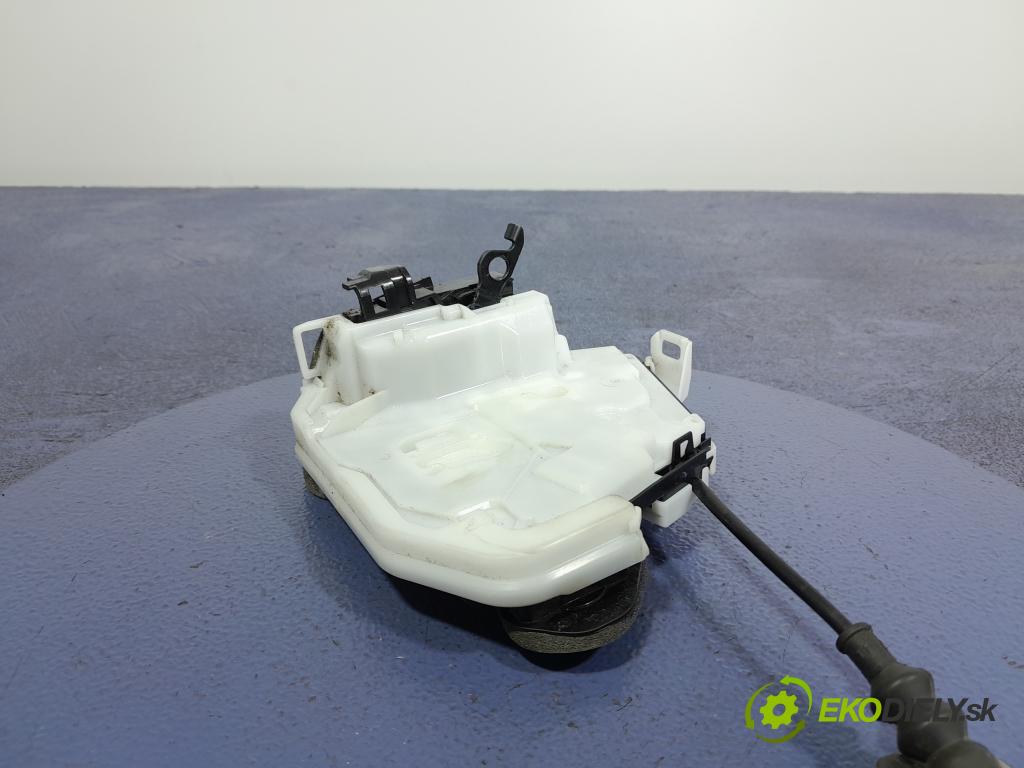 Renault Arkana 2021 zámek dveře Zad: Levý: 825035824R