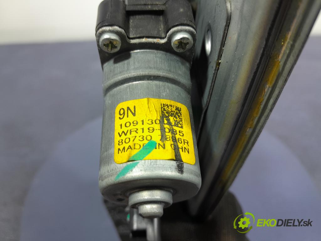Renault Arkana 2021 mechanismus stahování Sklenka: před v pravo: 807307896R