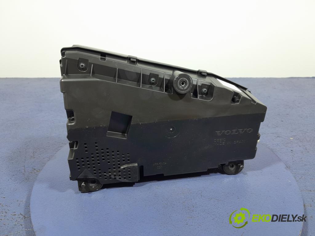 Volvo Xc90 2016 Zobrazit: Rádio: / GPS 31473184