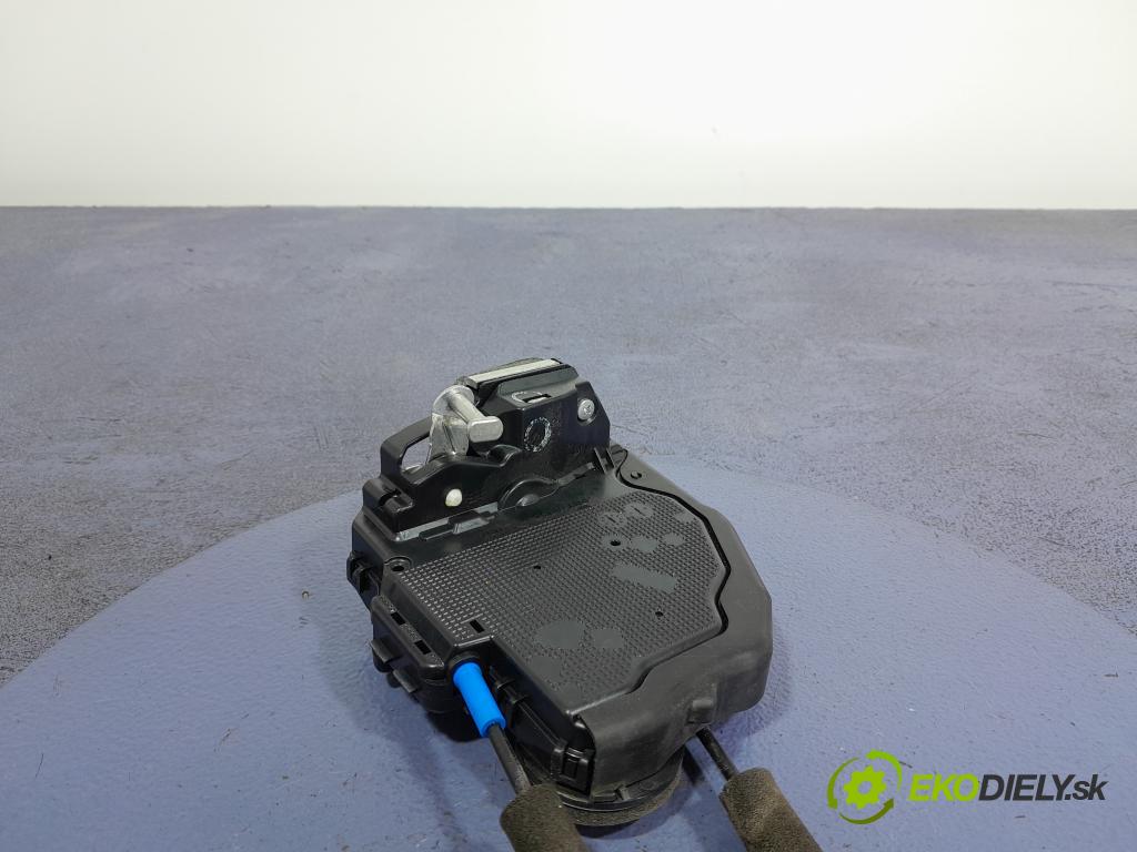 Toyota Corolla 2019 zámek dveře Zad: v pravo: 01