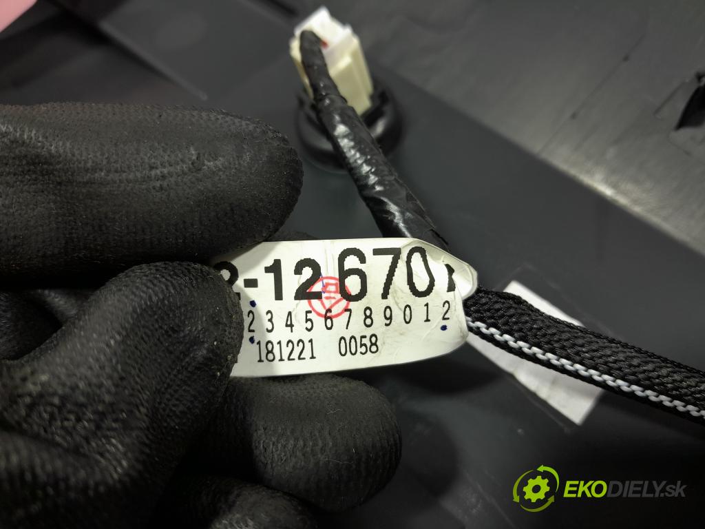 Toyota Corolla 2019 kokpit,pristrojová doska 55300-02030