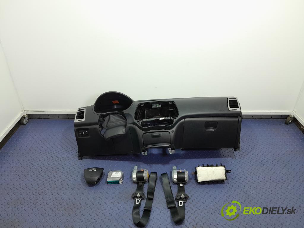 Hyundai I20 2011 kokpit,pristrojová doska 01