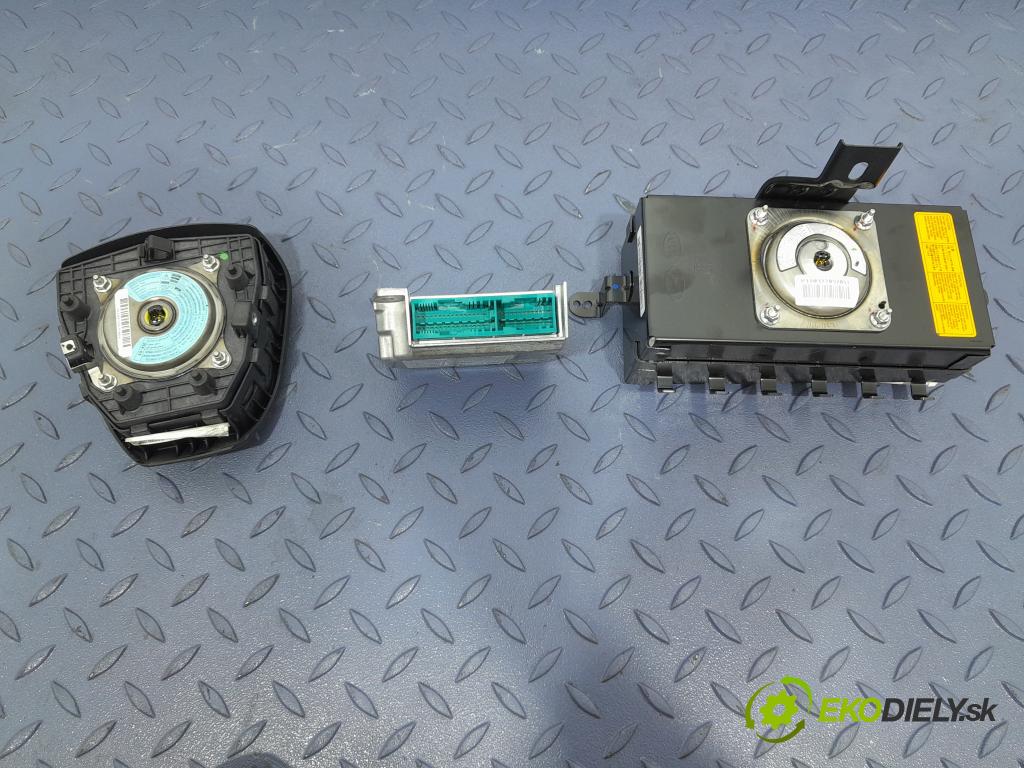 Hyundai I20 2011 kokpit,pristrojová doska 01