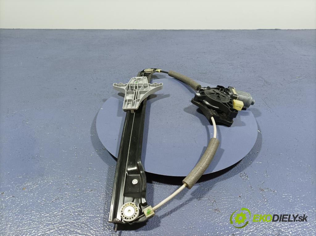 Skoda Superb 2018 mechanismus stahování Sklenka: Zad: v pravo: 01