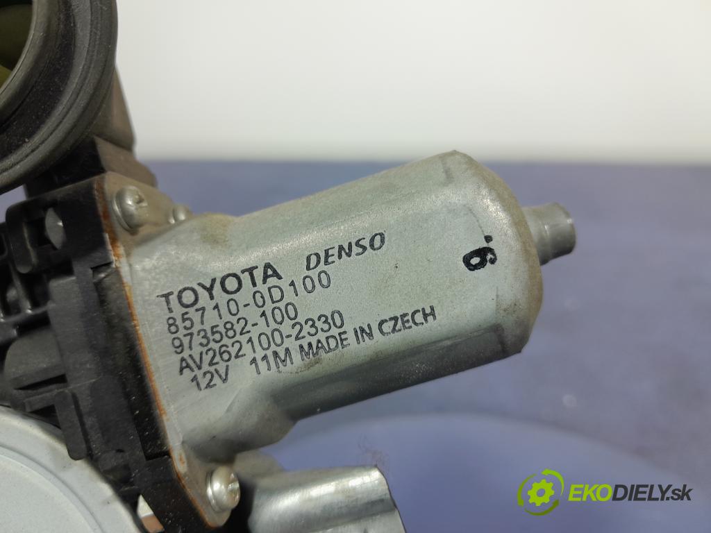 Toyota Yaris 2010 mechanismus stahování Sklenka: před v pravo: 85710-0D100