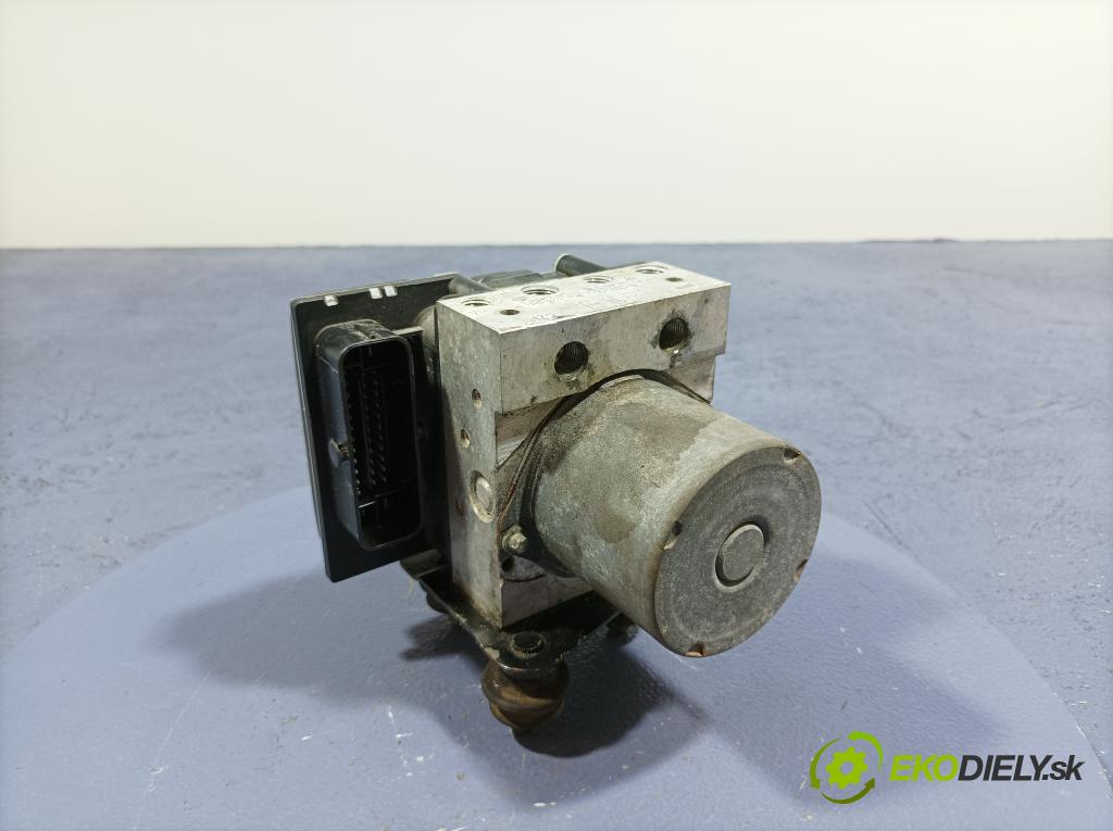 Audi A4 2012 čerpadlo ABS x 8K0614517GM
