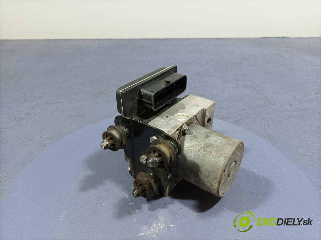 Audi A4 2012 čerpadlo ABS x 8K0614517GM
