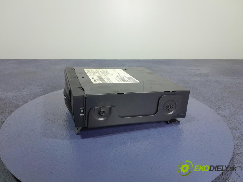Volvo V50 2006 Radio I Navigácia: 30732907