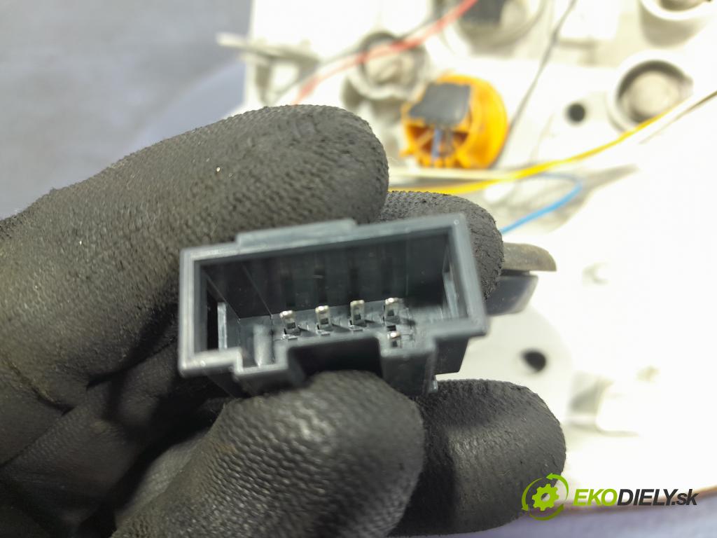 Skoda Superb 2014 světlo Zad: Práva: Mimo: 3T9945096A