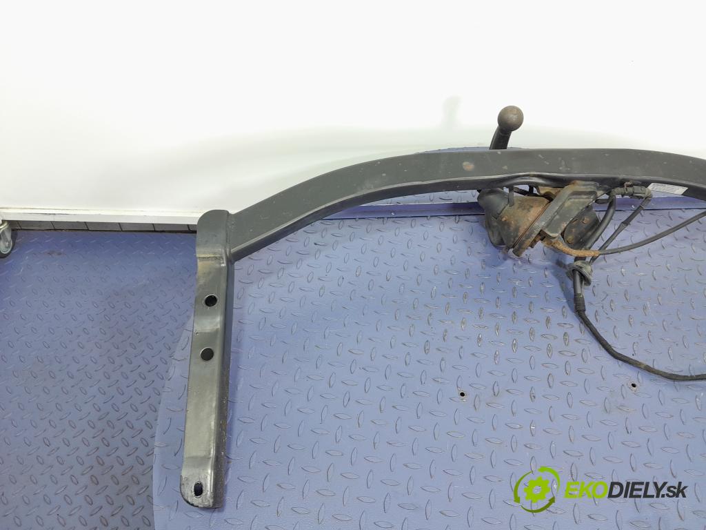 Audi A6 2007 oko Do Přívěsy 4F0800491C