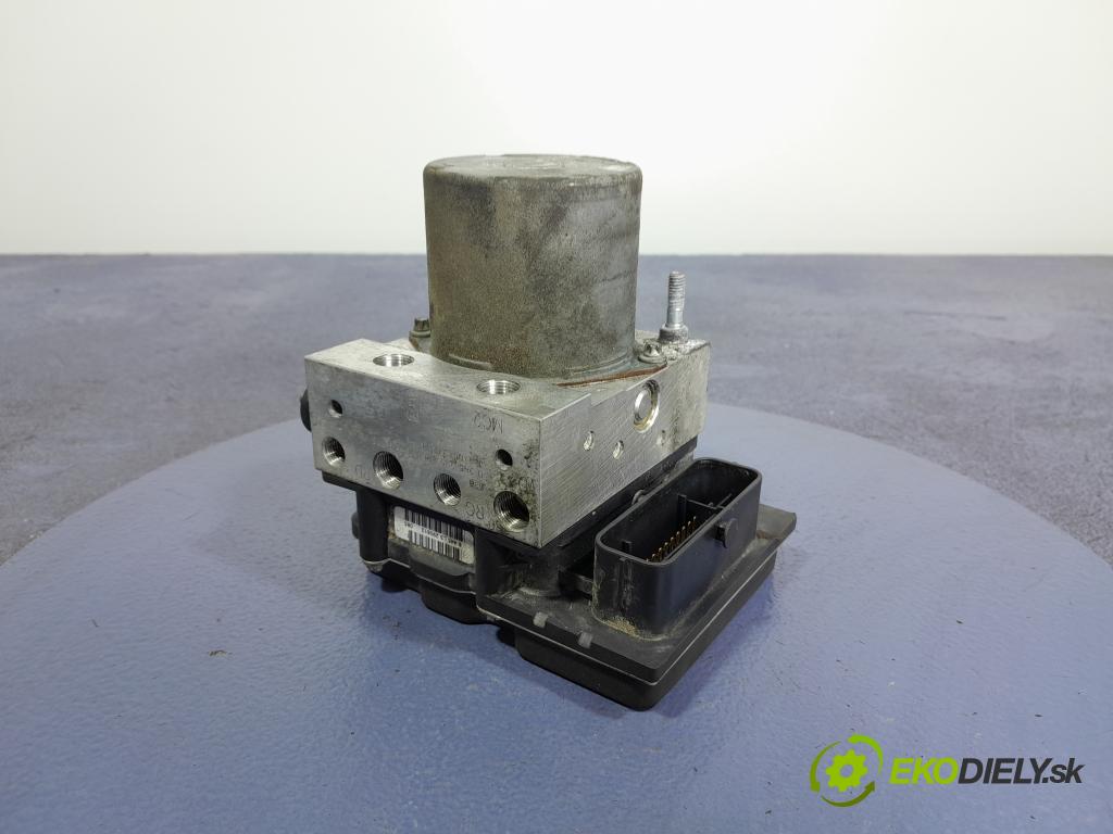 Peugeot 5008 2013 čerpadlo ABS x 9674677580