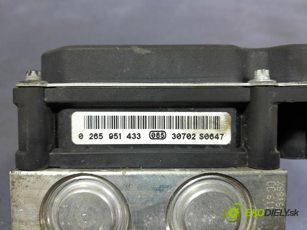 Peugeot 5008 2013 čerpadlo ABS x 9674677580