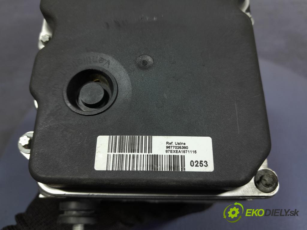 Peugeot 5008 2013 čerpadlo ABS x 9674677580