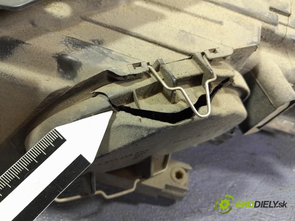 Vw Passat 2008 Reflektor: v pravo: 3C0941754K