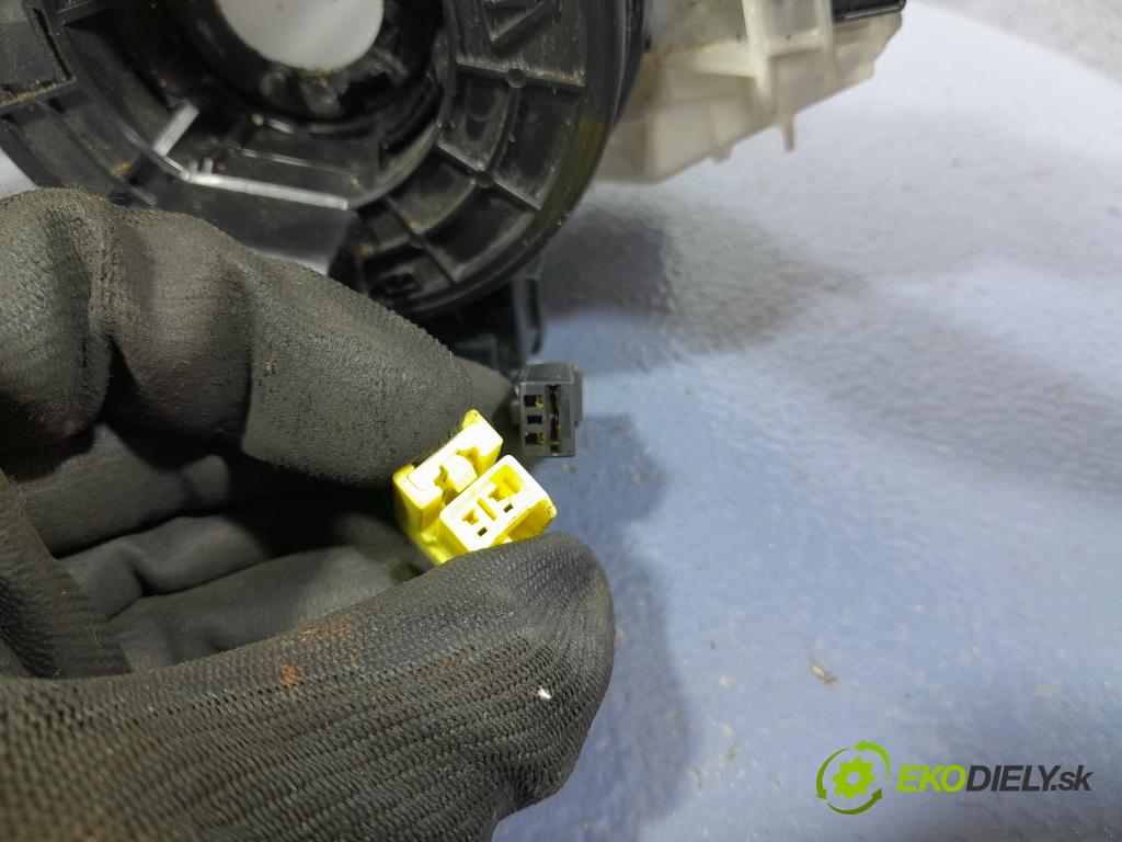 Mitsubishi L200 2006 prepínač Komplex: 8651A134