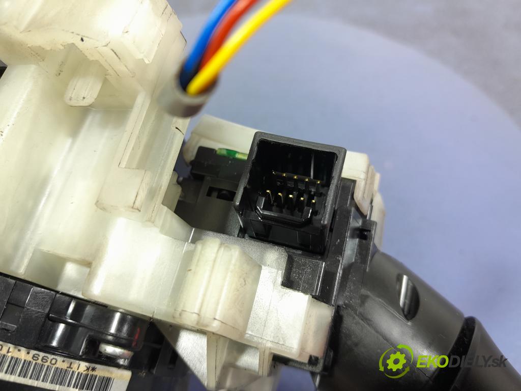 Mitsubishi L200 2006 prepínač Komplex: 8651A134