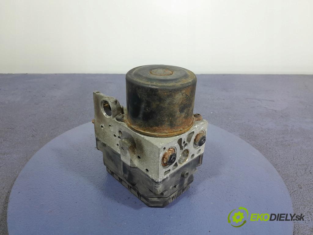 Mitsubishi L-200 2006 čerpadlo ABS x MN102452