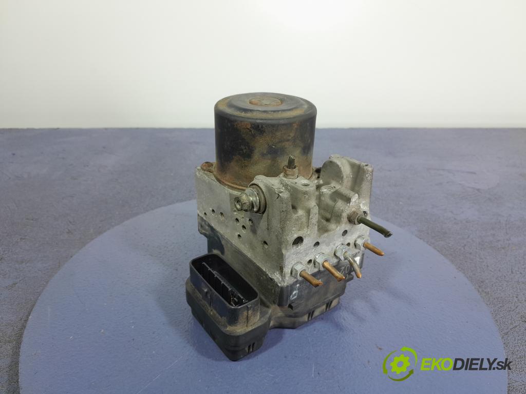 Mitsubishi L200 2006 čerpadlo ABS x MN102452