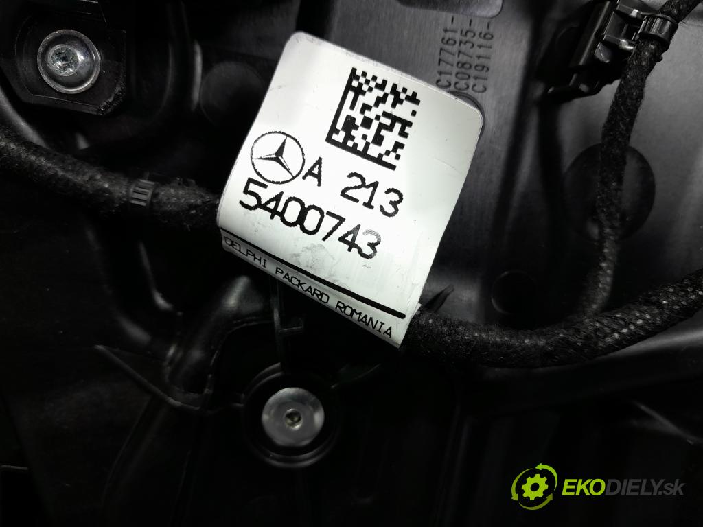Mercedes E-klasa 2019 mechanismus stahování Sklenka: Zad: v pravo: 01