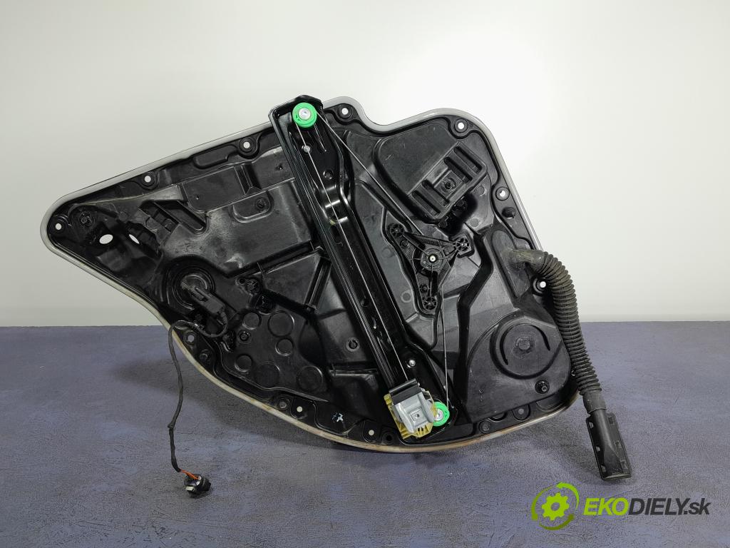 Mercedes E-klasa 2019 mechanismus stahování Sklenka: Zad: v pravo: 01