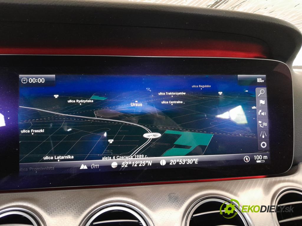 Mercedes E-klasa 2019 prístrojovka/ budíky A2135405292
