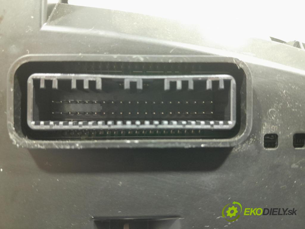 Hyundai I30 2015 prístrojovka/ budíky 94004-A6060