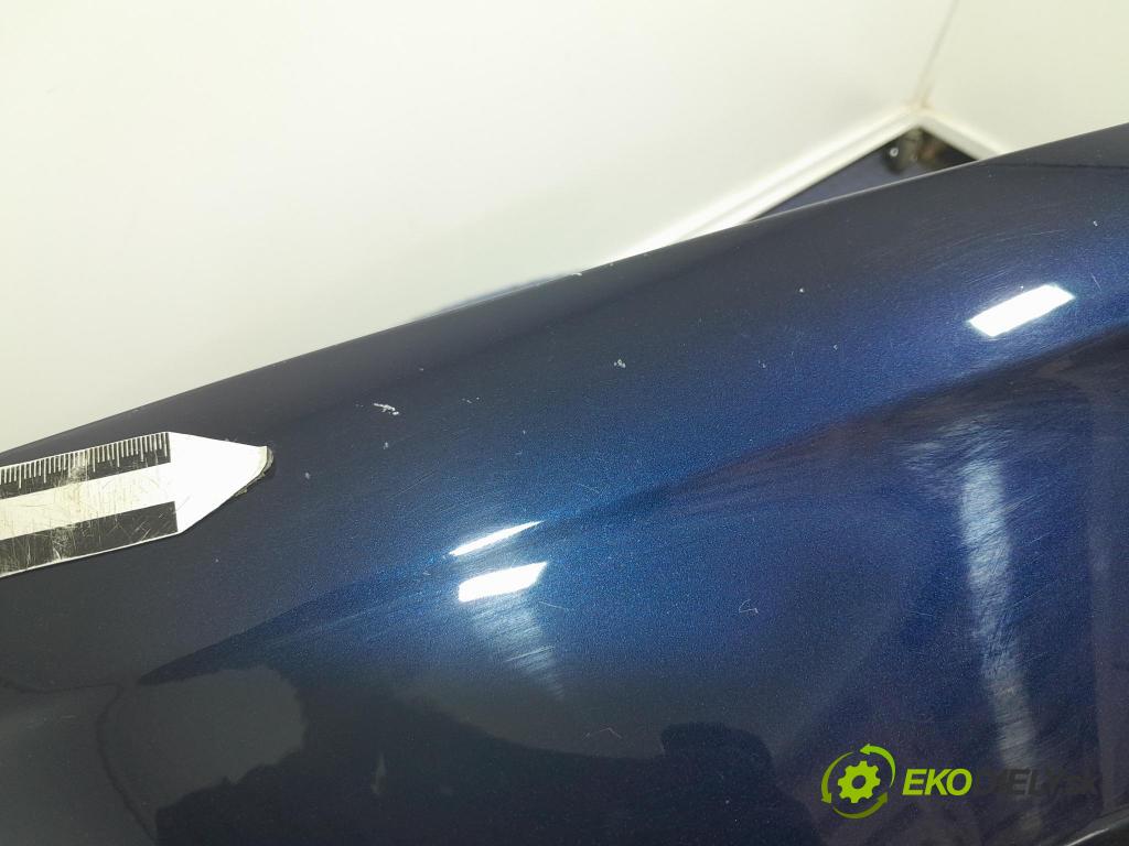 Mercedes E-klasa 2019 blatnik před Levý: 01