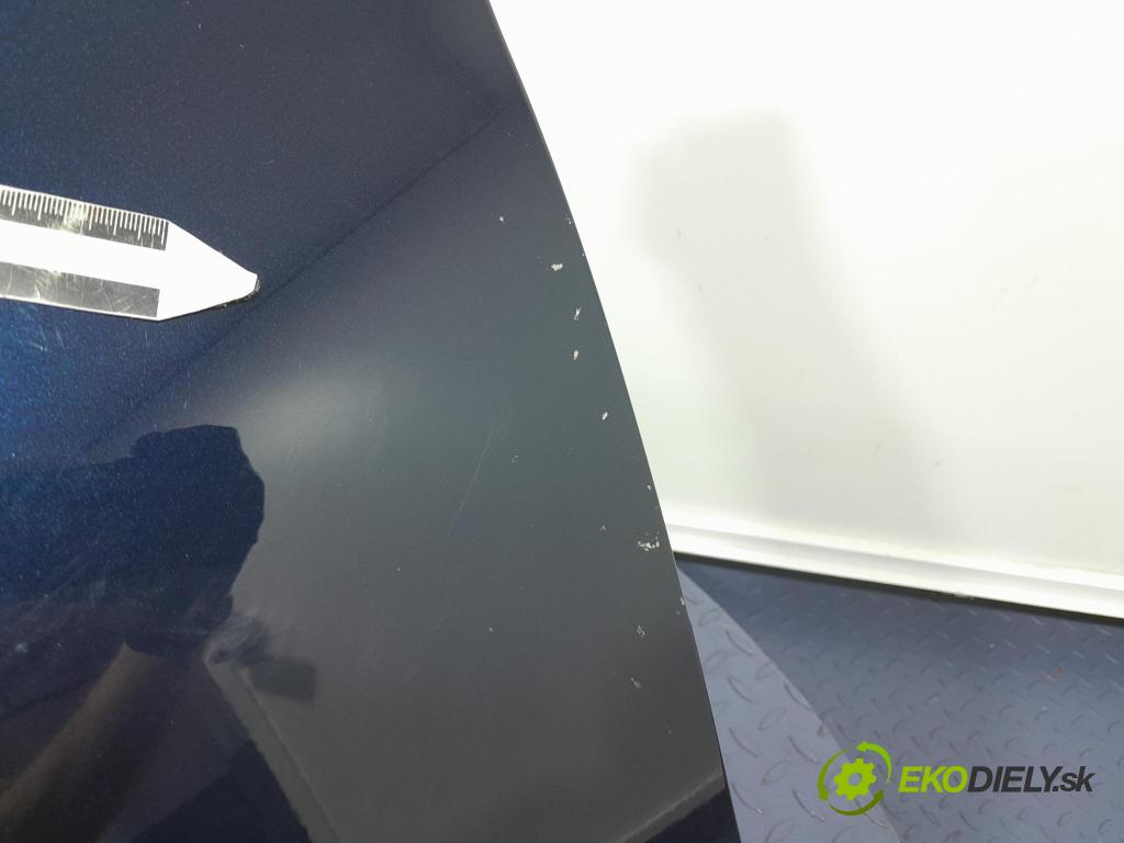 Mercedes E-klasa 2019 blatnik před Levý: 01