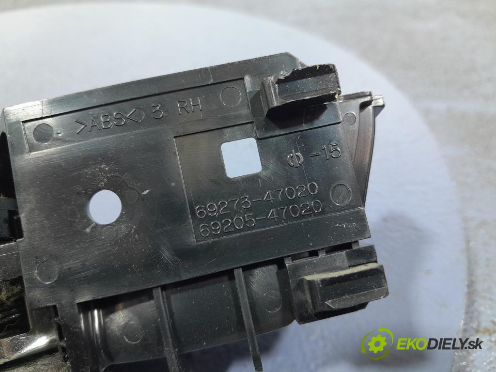 Toyota Prius 2007 zámek dveře před v pravo: 01