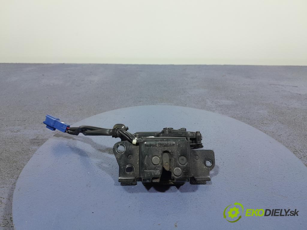 Toyota Prius 2007 zámek Klapky: kufr 01
