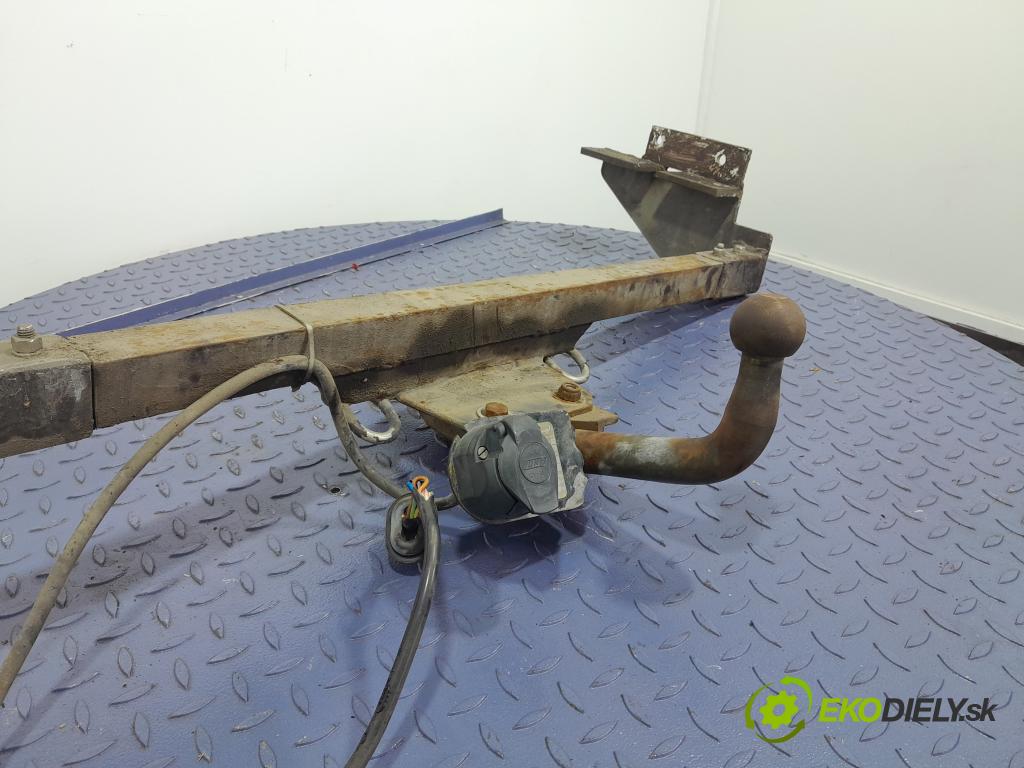Hyundai Elantra 2007 oko Do Přívěsy 01