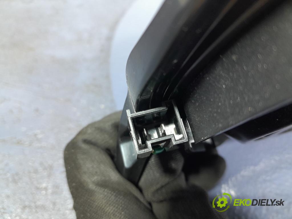 Mercedes E-klasa 2019 Reproduktor / Subwoofer: A2058201602