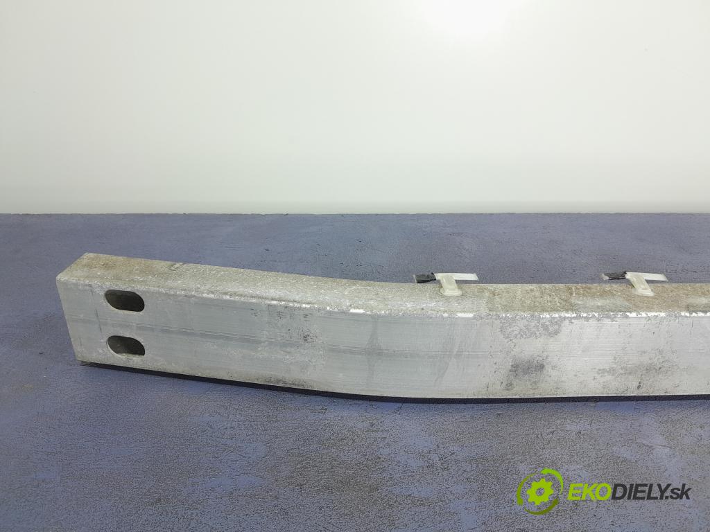 Toyota Prius 2007 výztuha narazník před 01