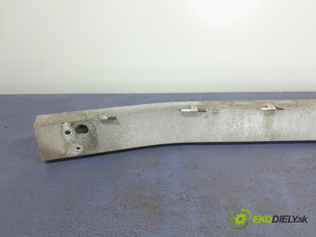 Toyota Prius 2007 výztuha narazník před 01