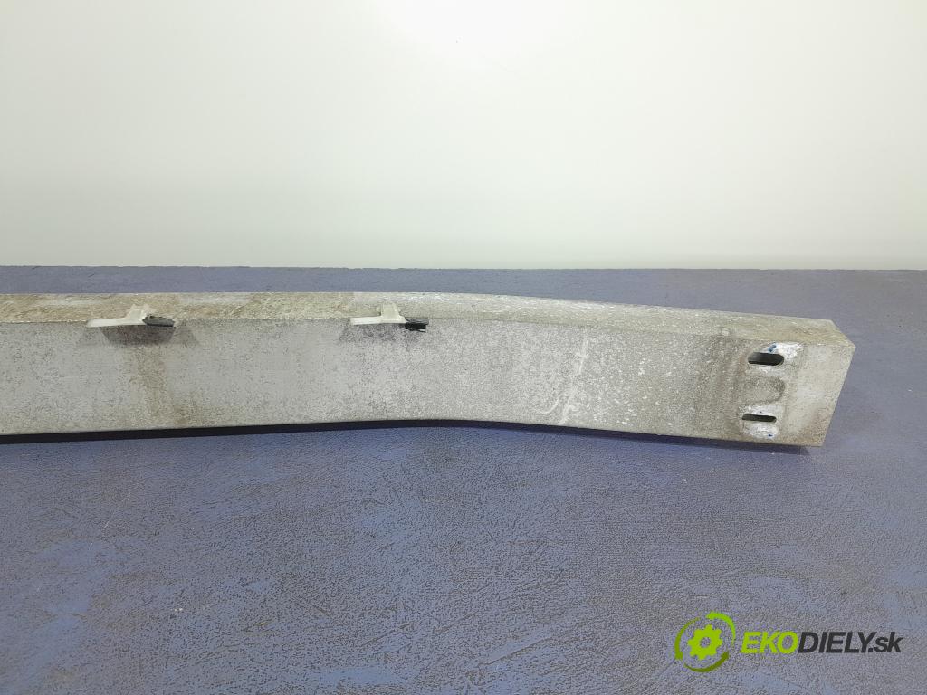 Toyota Prius 2007 výztuha narazník před 01