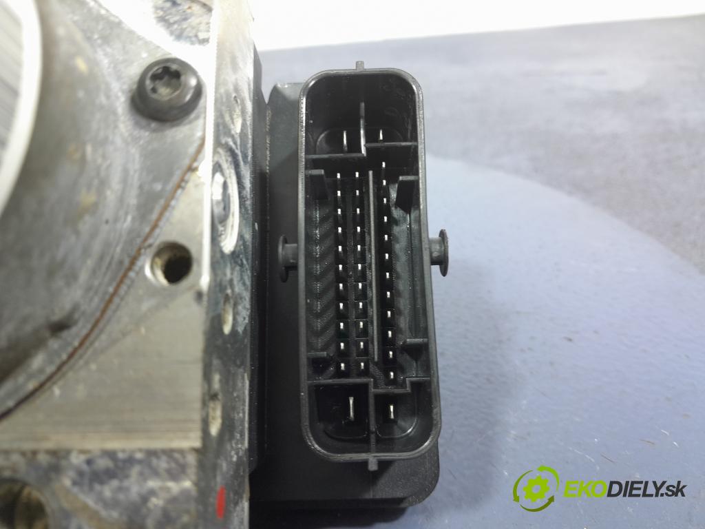 Hyundai I30 2015 čerpadlo ABS x 58900-A6230