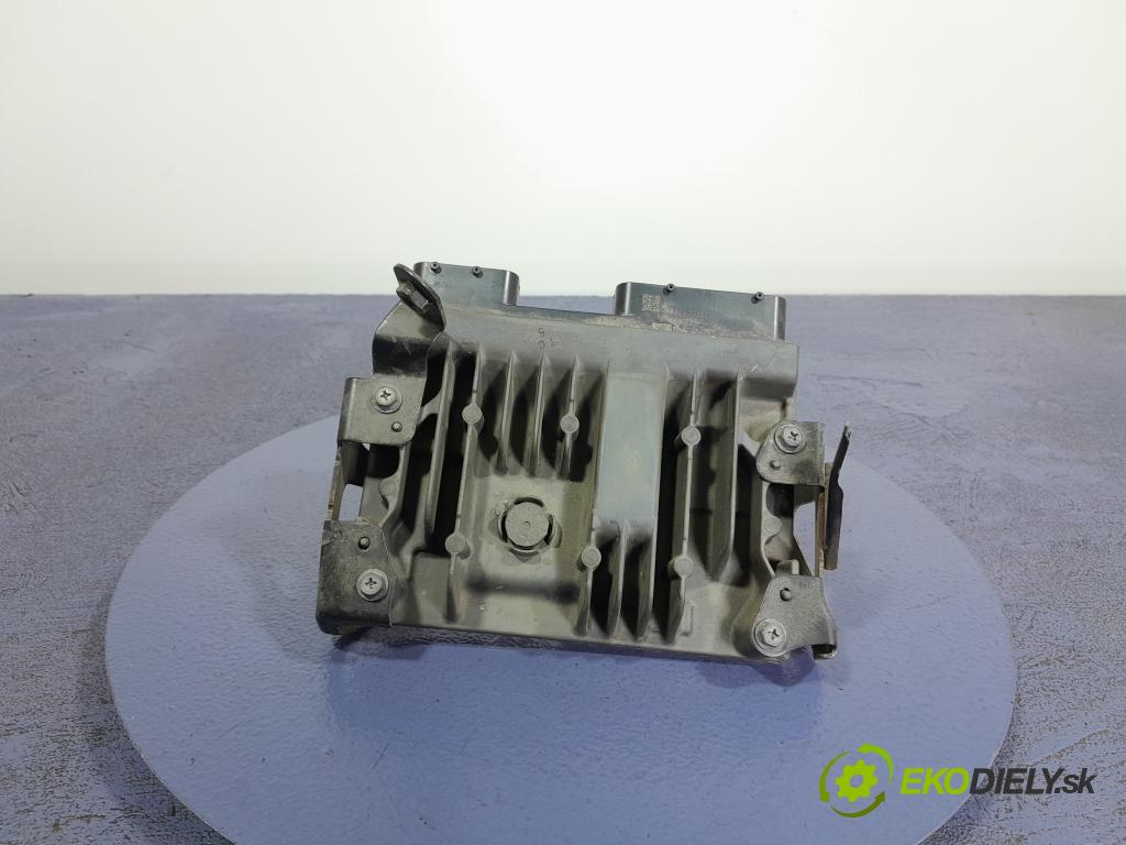 Toyota Camry 2019 riadiaca jednotka Motor: 89661-33Y70