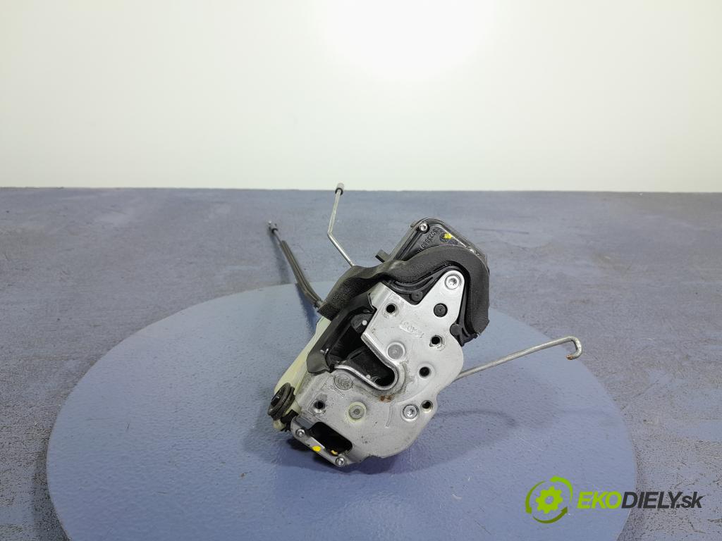 Opel Insignia 2012 zámek dveře Zad: v pravo: 01