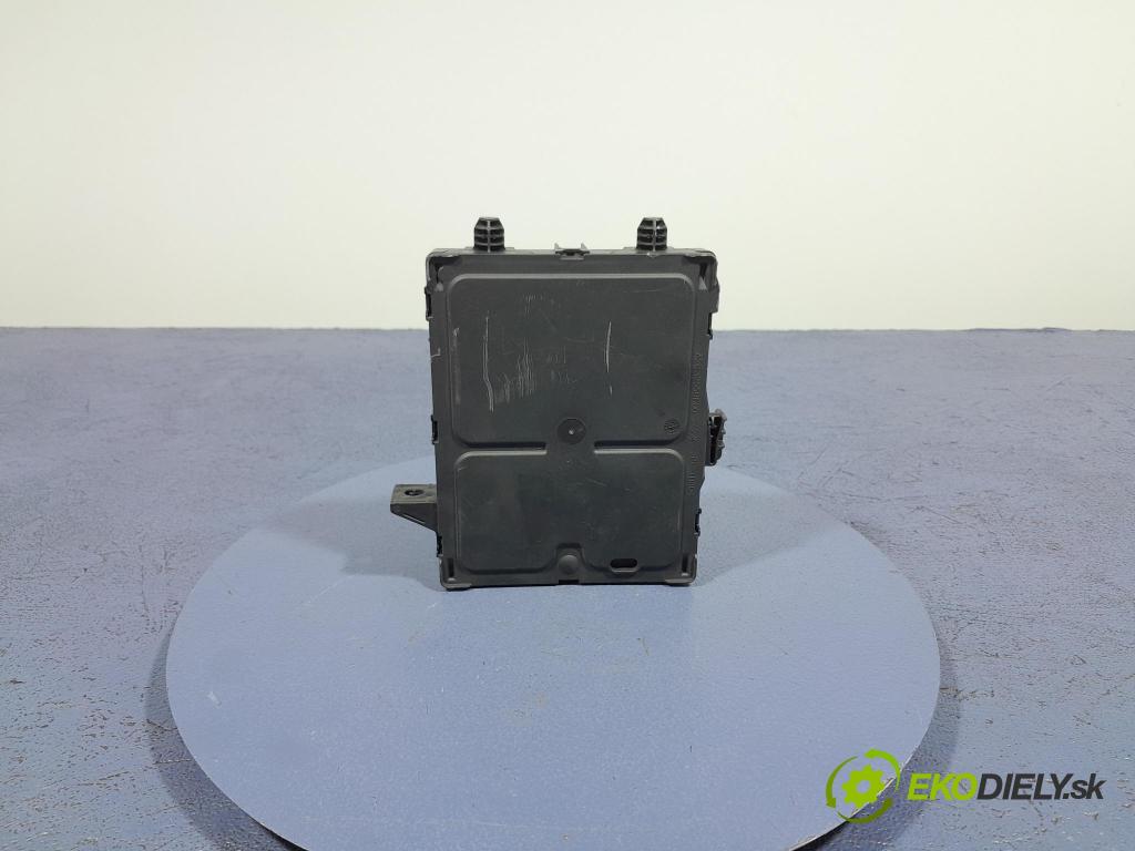 Renault Megane 2018 riadiaca jednotka 284B14642R