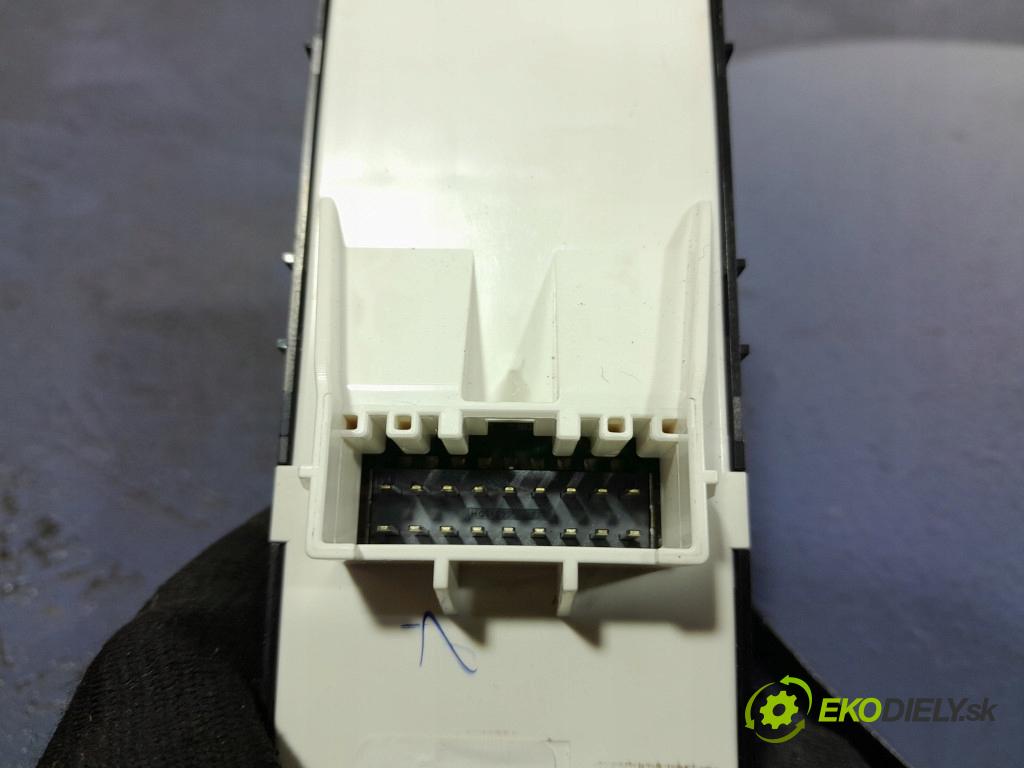 Hyundai Tucson 2021 prepínač Okná: 93571N7400