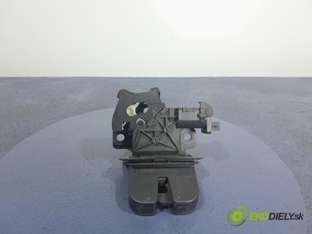 Audi A6 2005 zámek Klapky: kufr 4F9827520C